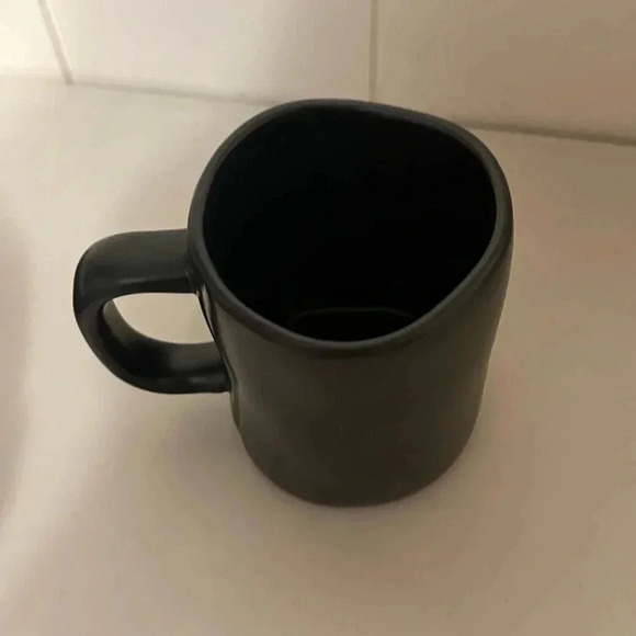 Rae Dunn Coffee/Tea Mug/Cup CLASS OF 2020 with lid Black with Tassel graduation - Picture 2 of 7